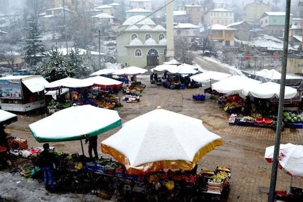 ANKETE DAVET: MESUDİYE PAZARI, BUNDAN BÖYLE ÇARŞAMBA GÜNÜ KURULACAKTIR